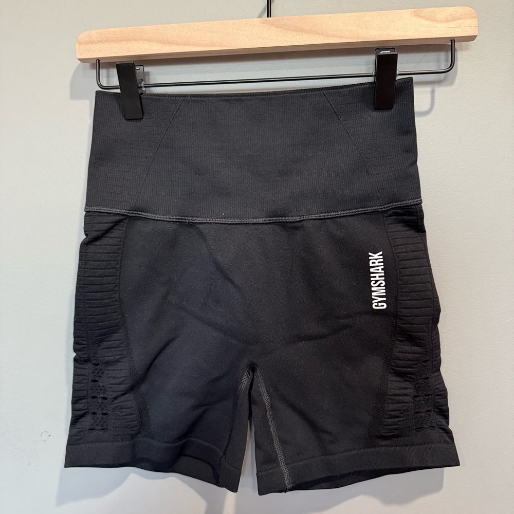 Gymshark women's black Energy‎ Seamless bike shorts size small
